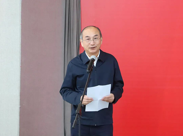 刘灿铭主持开幕式