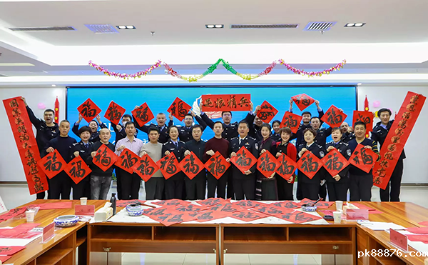 “礼赞二十大 奋进新征程”——新疆书协新疆公安文联送春联送福进警营